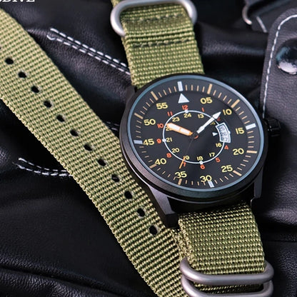 Rel?gio militar verde Charlie Addiesdive - composi??o com couro