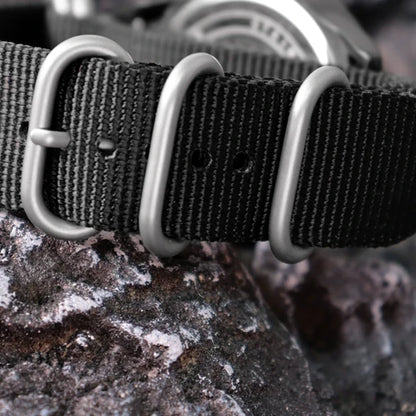 Rel?gio Charlie Addiesdive Preto - detalhe da fivela NATO