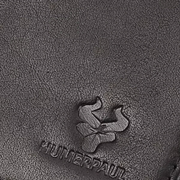 detalhe do logo em carteira masculina HumerPaul preta