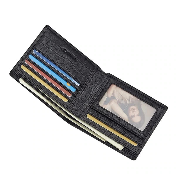 carteira masculina preta aberta com porta cartoes e visor interno