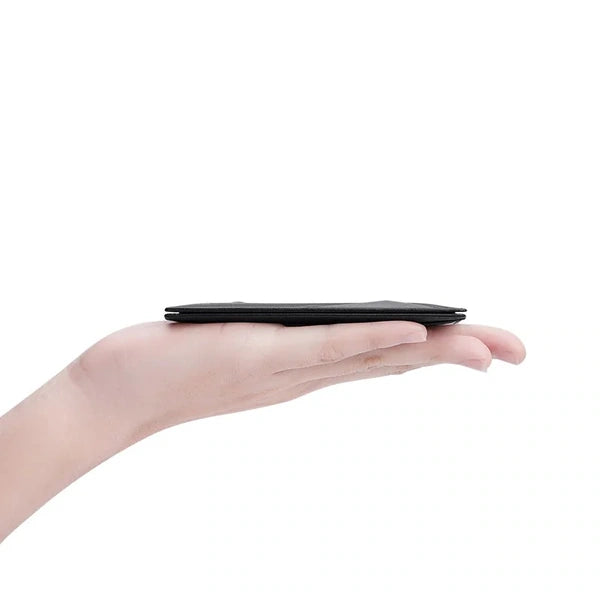 carteira masculina slim preta mostrando perfil ultrafino