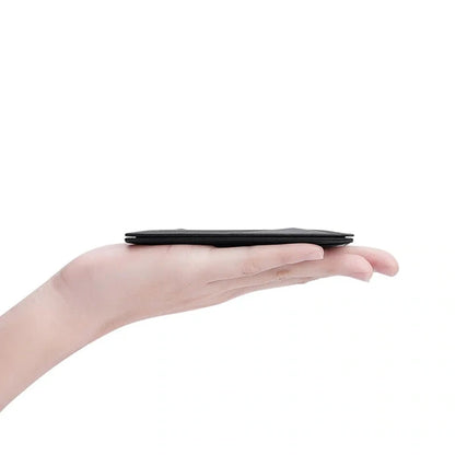 carteira masculina slim preta mostrando perfil ultrafino
