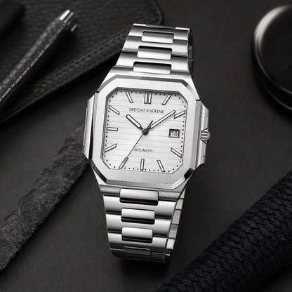 Relogio Masculino Branco Specht & Sohne Cubico Automatico em composicao lifestyle luxuosa