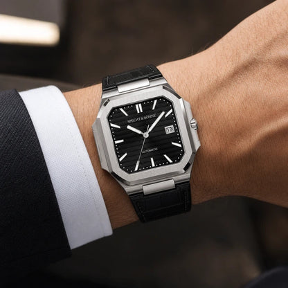 Relogio Masculino de Couro Preto Specht & Sohne Cubico Automatico no pulso em uso masculino