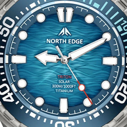 textura em ondas no mostrador azul do North Edge Triton