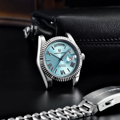 Relógio Masculino Pagani Design Imperiale 36 Ice Blue - foto real em composição sobre couro preto