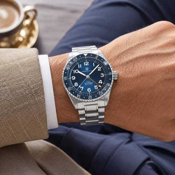 GMT azul no pulso em composicao executiva