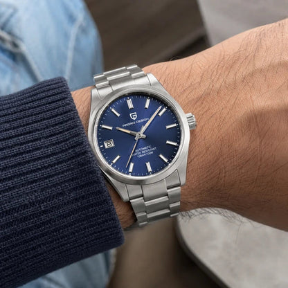 Pulso em malha azul com peça esportiva fina